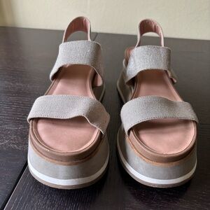 Crown Vintage Perrin 8 wide strap platform wedge sandals